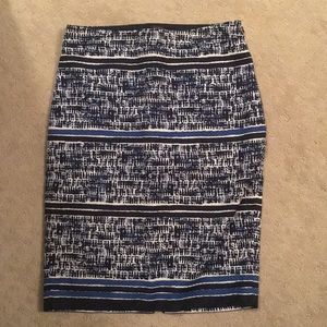 Textured and lined blue skirt!